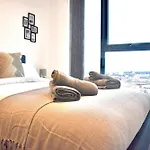 2 Bedroom Luxury Penthouse Birmingham City Centre! Free Parking On Site
